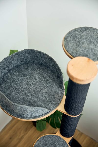 Комплекс дряпки (когтеточка) черная на подставке Высокий замок OrganicSchef 715943235899 фото